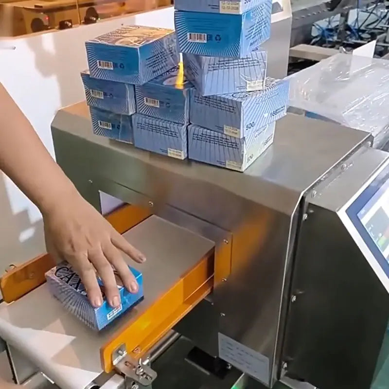 Automatic Robotic Case Packing System with Case Erecting, Sealing and Palletizing