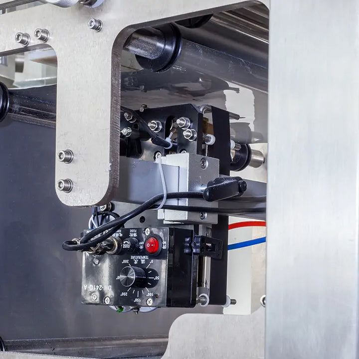 powder filling and sealing machine